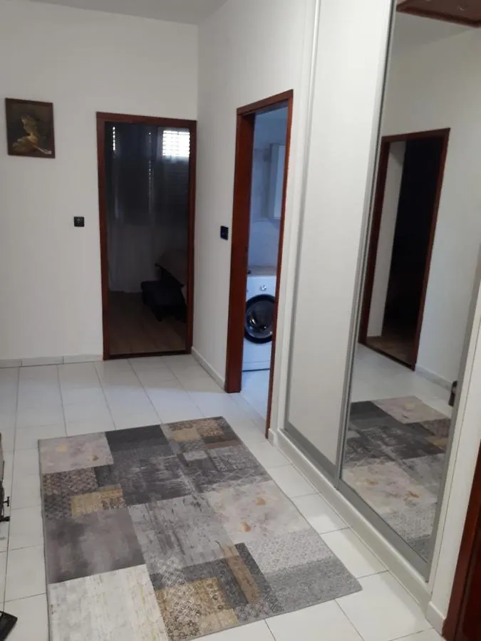 Apartman Sanda Pula Apartment